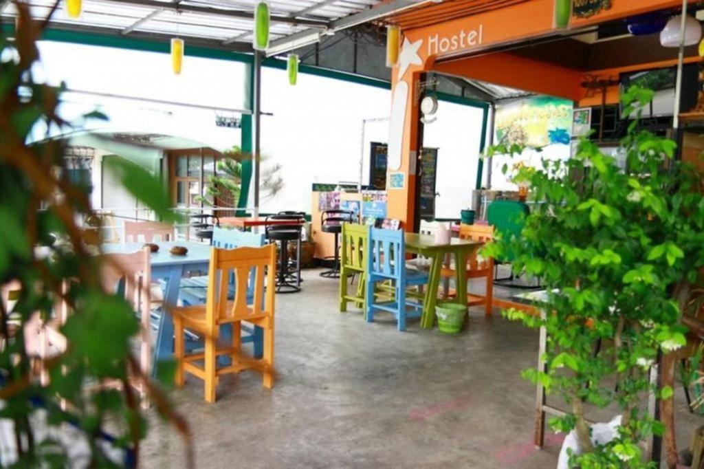 Oyo 586 I Hostel Phuket Exterior foto